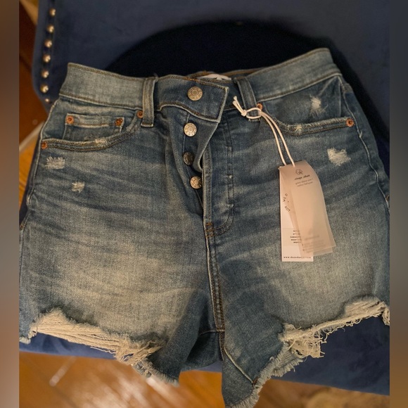 NWTs Daze Denim Bottom Line High Rise Vintage Short Button Fly Size 28 - Picture 5 of 6